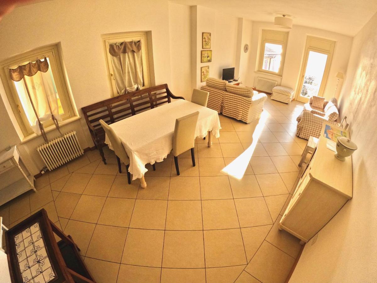 Charmante Apartament Lake Front Malcesine Exterior photo