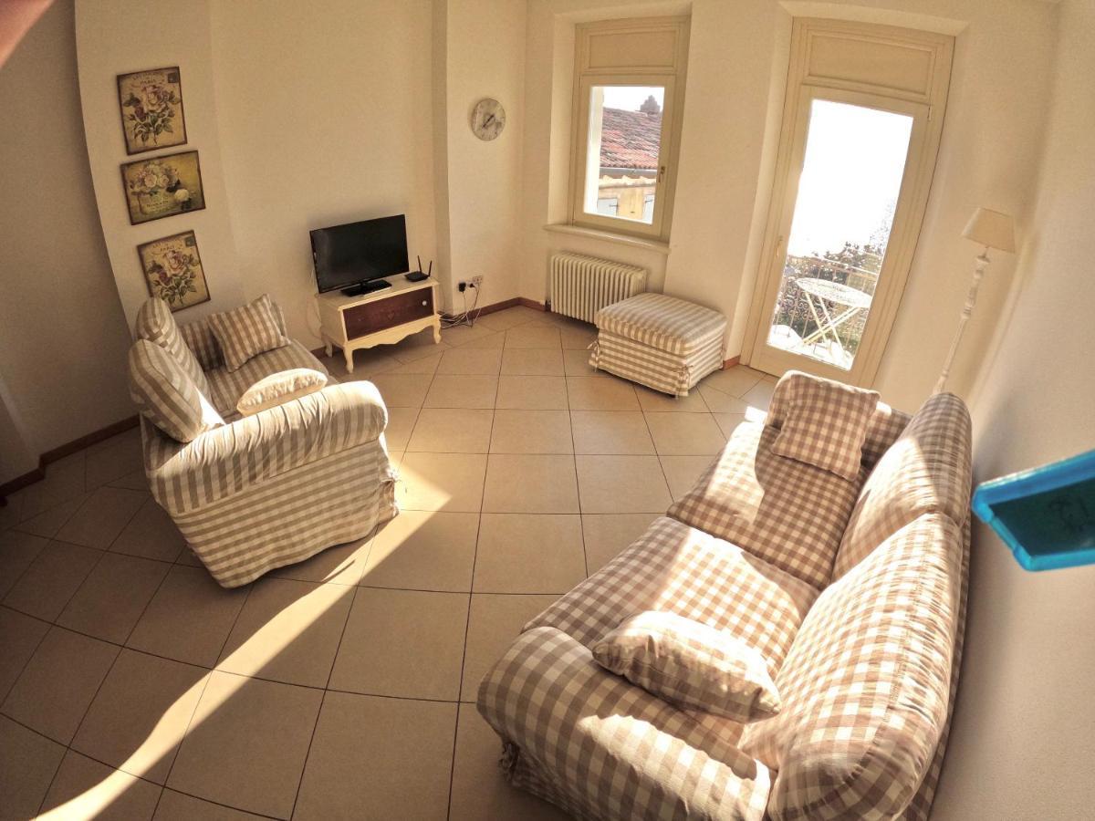 Charmante Apartament Lake Front Malcesine Exterior photo